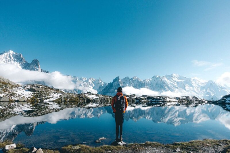 La mia mascella cadde a terra mentre mi avvicino al lago