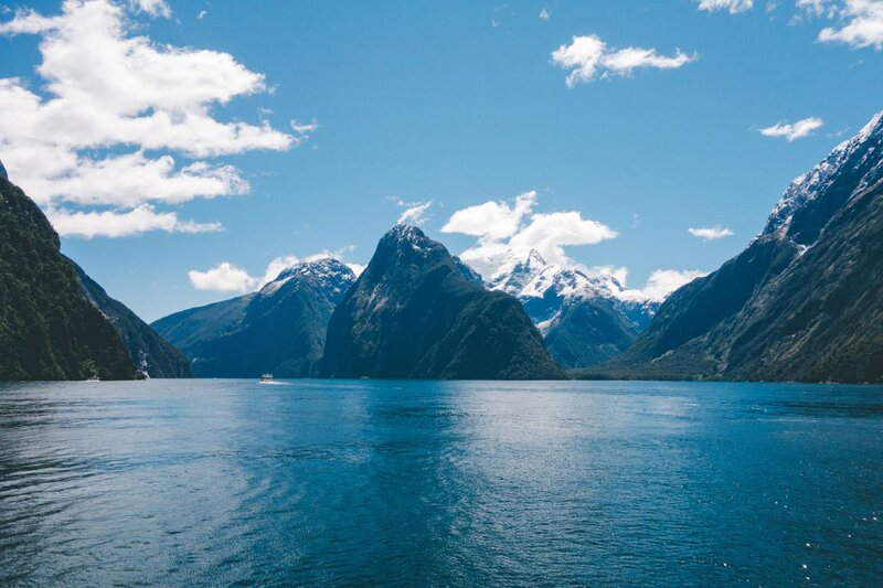 A Backpacking Guide to Visiting the Milford Sound, New Zealand ...