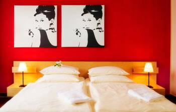 Cityherberge - Mid-Range - Single Room with Shared Bathroom