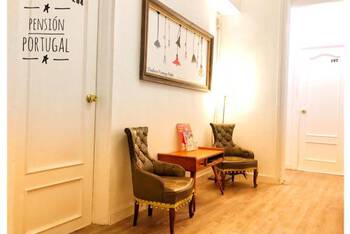 Hostal Portugal - Mid-Range - Twin Room