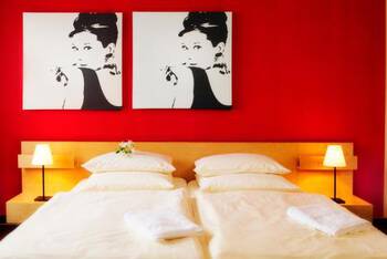Cityherberge - Mid-Range - Single Room with Shared Bathroom