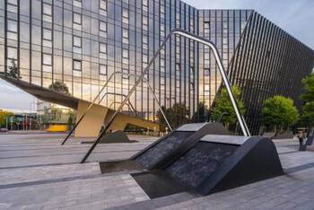 Courtyard by Marriott Vilnius City Center - High-End - Queen Guest Room