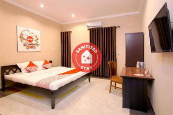 OYO 347 Bayang Brothers Guest House - Mid-Range - Double Room