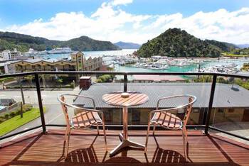 Harbour View Motel - High-End - Queen Studio with sea view