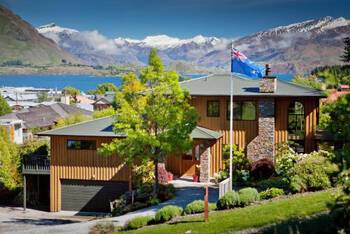 Wanaka Springs Lodge - High-End - Queen Room