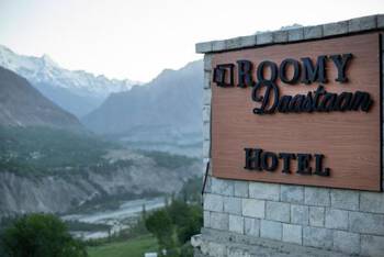 Roomy Daastaan - High-End - Double Room