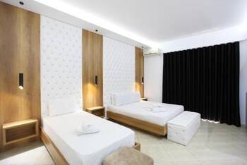 Ksamil Central Park Hotel - High-End - Triple Room