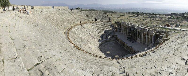 Eine große Aufnahme des Hierapolis Theaters in Pamukkale, Türkei