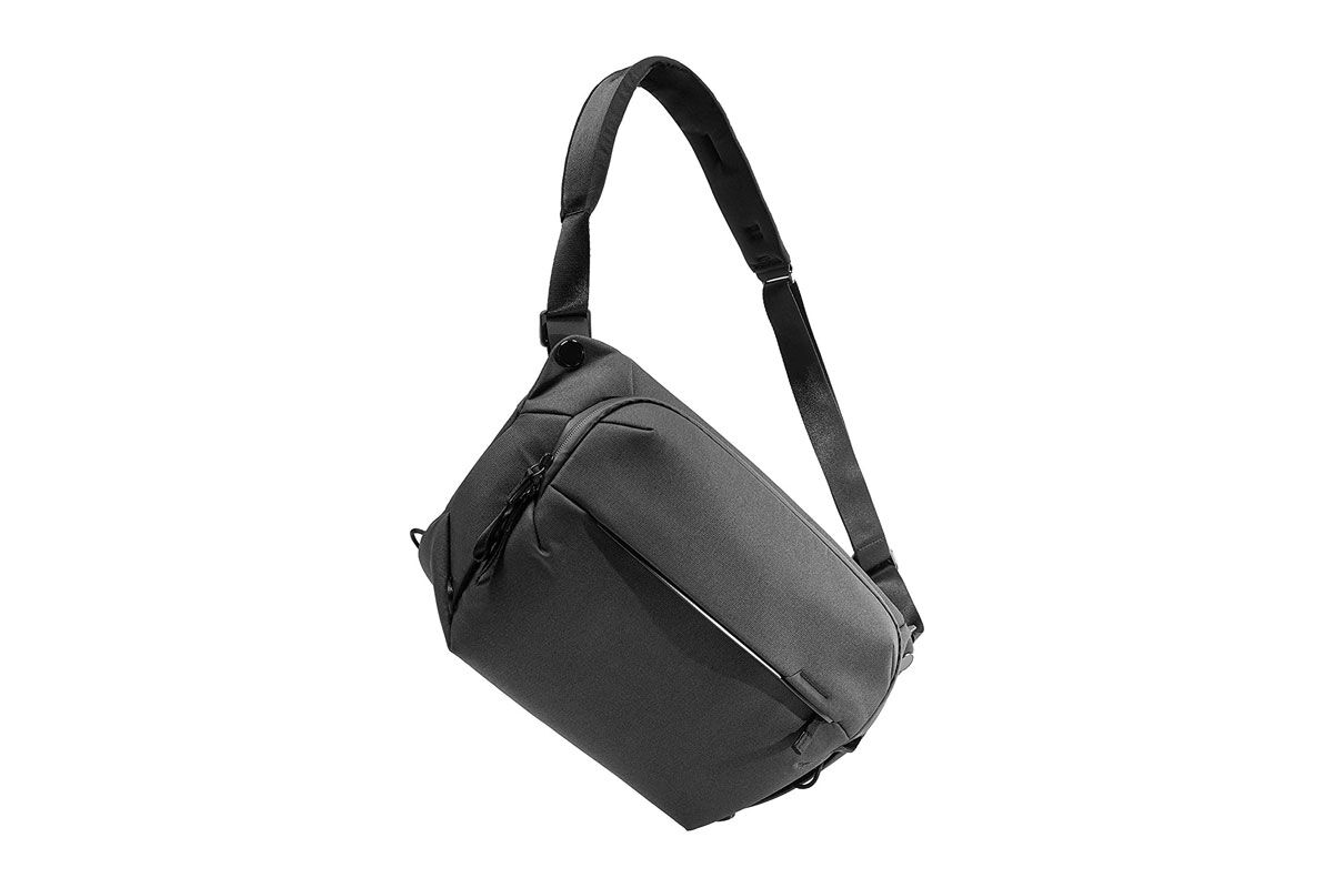 How do you carry a shoulder bag? Well like this! - New Rebels