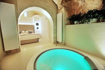 Anima Pietra Luxury Suite - High-End - King Suite with Spa Bath