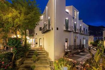 PALAZZO RAHO SUITES - High-End - Double Room