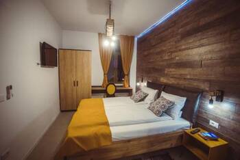 TimHouse - Mid-Range - Double Room