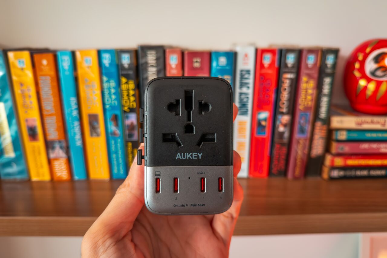 Aukey Fast Charging 65W Travel Adapter
