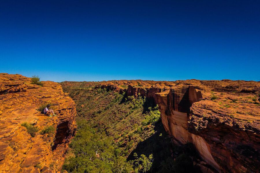 hiking the kings canyon australian outback main image 900