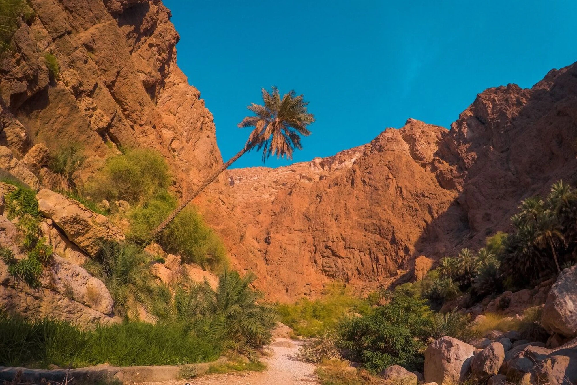 How to Hike to Wadi Shab Secret Cave in Oman without a Guide - A Guide to Hidden Waterfalls in Wadi Shab