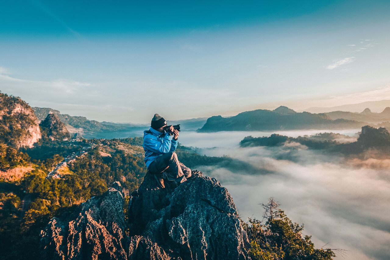 9 BEST Sony Cameras for Travel to Buy in 2024 - A Complete Buying Guide to Sony Mirrorless Cameras