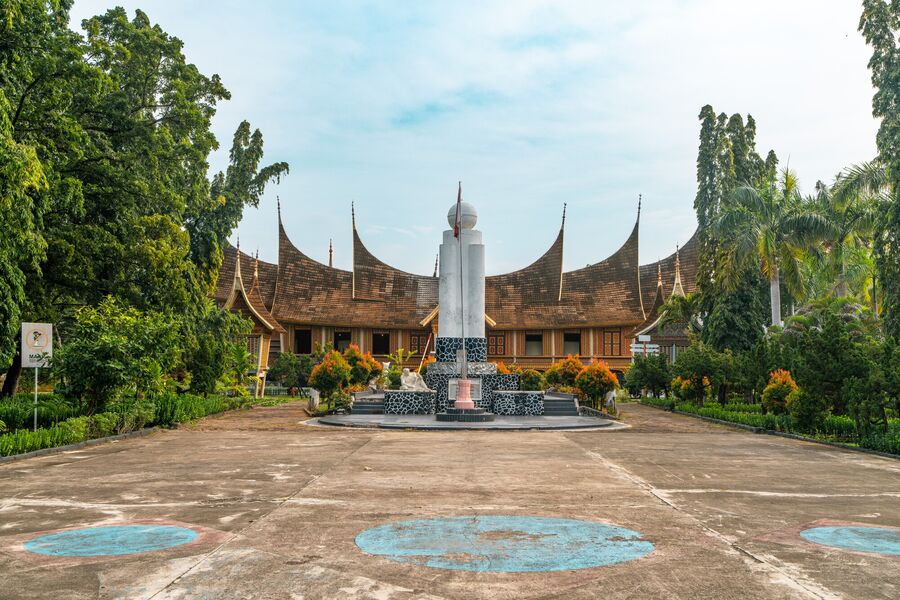 Discover Padang: 10 Awesome Things to See and Do - A Complete Travel Guide