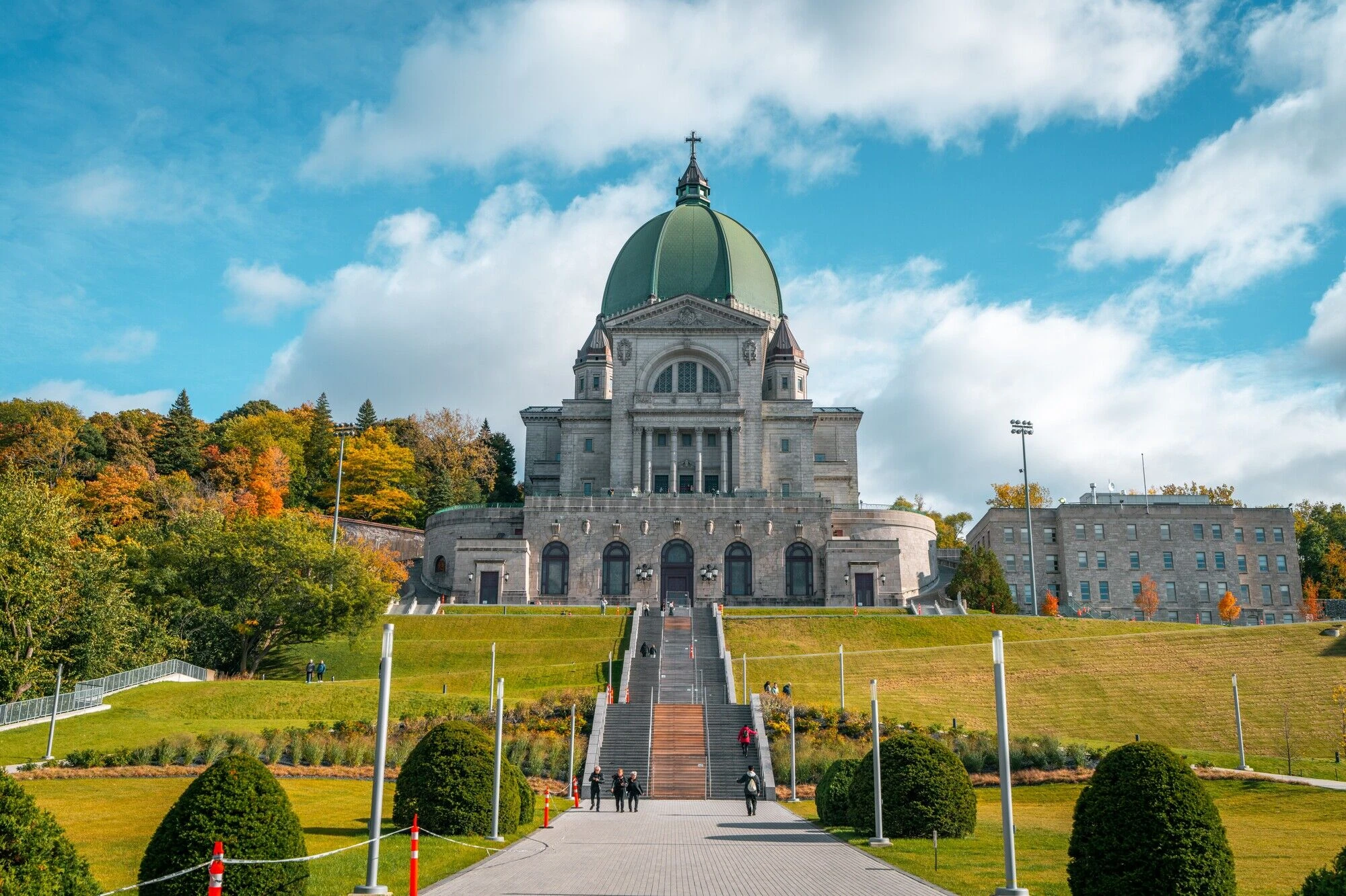 Explore Montreal: 10 Incredible Things to Do and See - A Complete Travel Guide