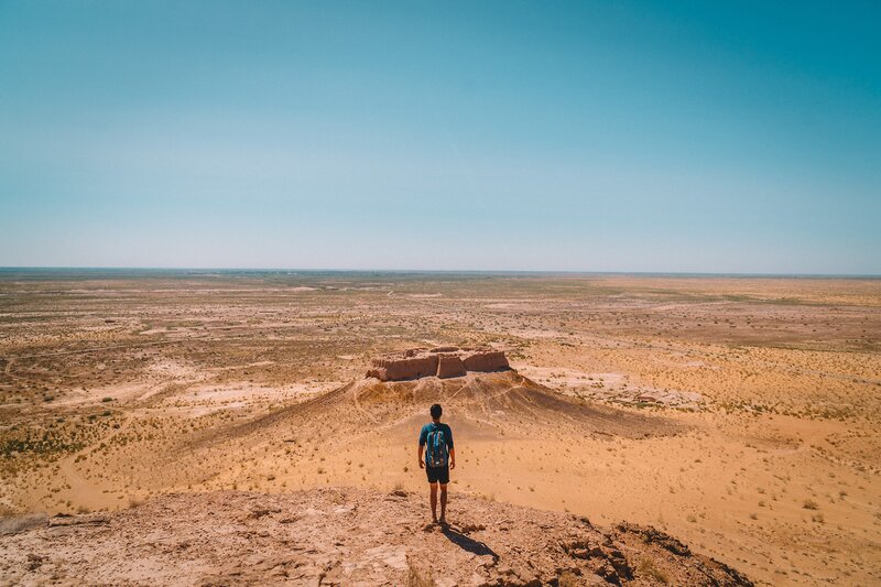 neste dag, leie en taxi til å ta deg til en av de mange gamle festninger spredt rundt I Ørkenen I Usbekistan