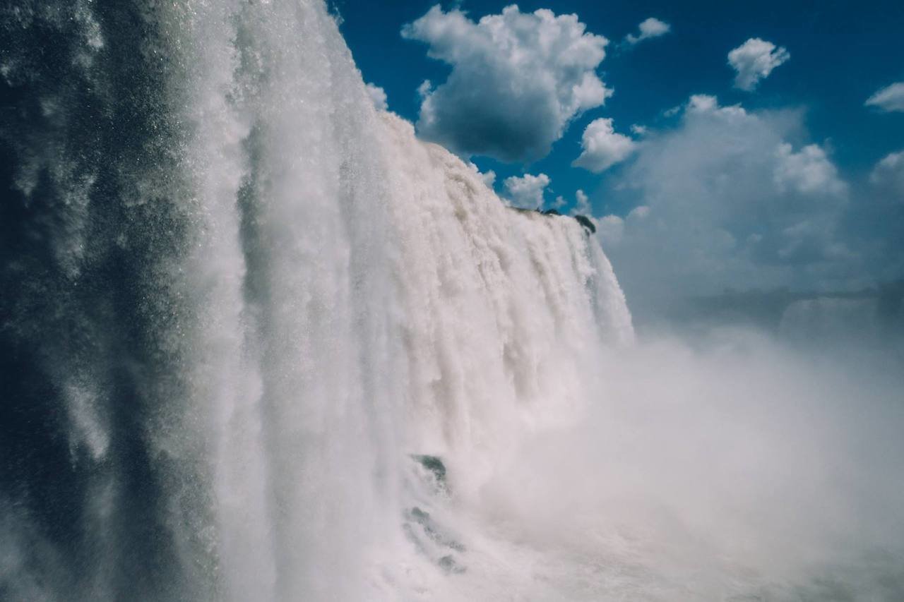 Vanuit Espaco Naipi, kunt u de krachtige Santa Maria-waterval van dichtbij bekijken vanuit een ander perspectief met uitzicht op 3 niveaus