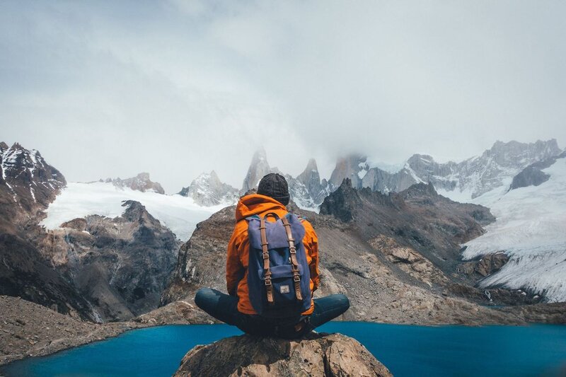 seuraavana päivänä sinulla on 2 vaihtoehtoa patikointiin El Chaltenissa, yksi on patikoida Fitzroy-vuoren juurelle Laguna de Los Tres Trailin (8 tuntia kohtalainen vaellus) tai Cerro Torre Trailin (6 tuntia helppo vaellus) kautta