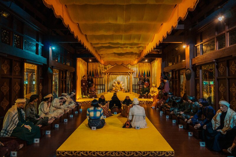 술탄 궁정의 복제본으로 모든 회원들이 술탄 고궁 박물관에 표시되었습니다.