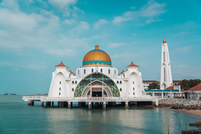 de symmetrie van de Melaka Straits Moskee