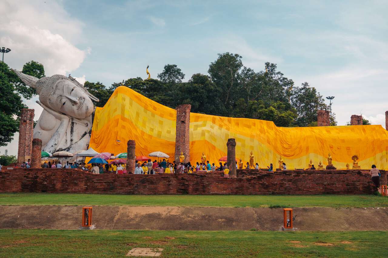 The reclining Buddha at Wat Khun Inthapramun in Ang Thong