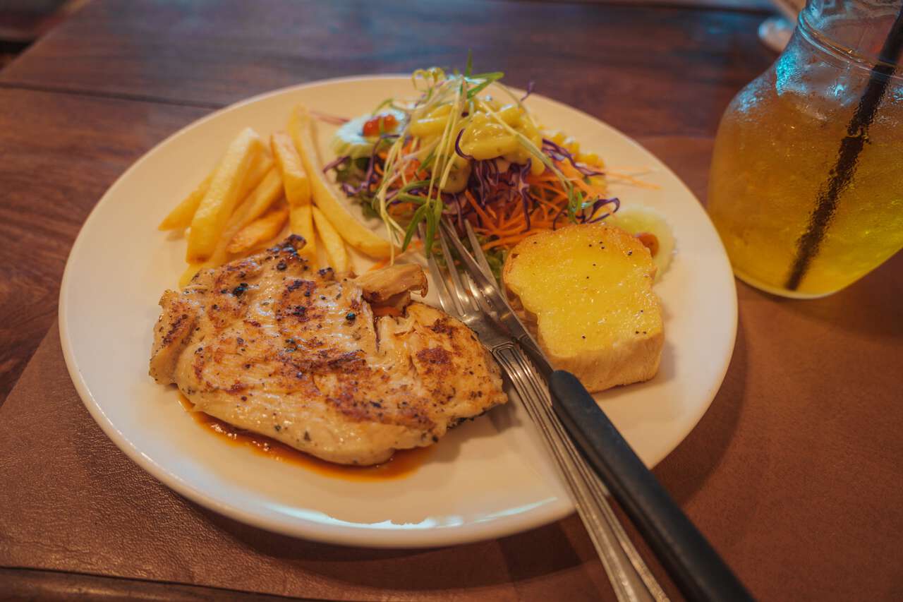 A chicken steak at DR. Steak Restaurant in Ang Thong.