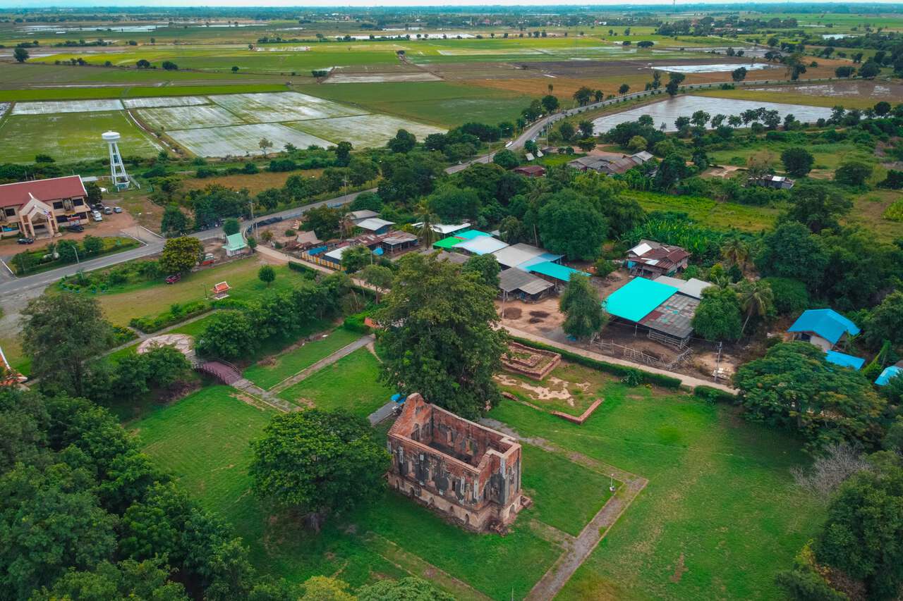 An aerial view of Phra Tamnak Kham Yat pavilion in Ang Thong.