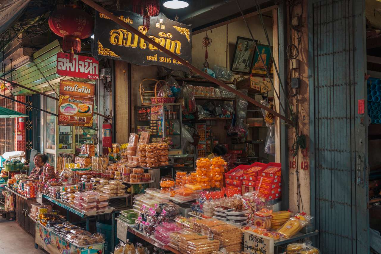 A store selling Thai snacks at San Chao Rong Thong Vintage Market in Ang Thong