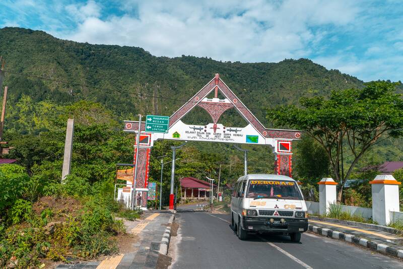 Lake Toba Travel Guide: 10 Awesome Things to Do, and More