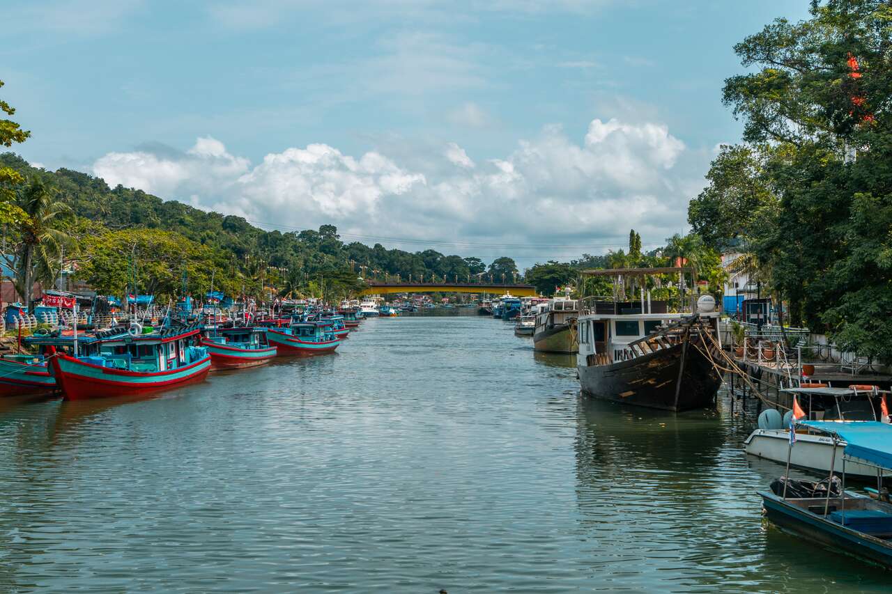 8 Impressive Things To Do In Padang For Solo Travelers