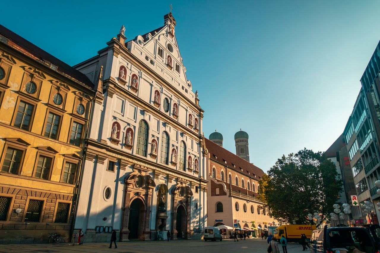 Buidlings in Marienplatz