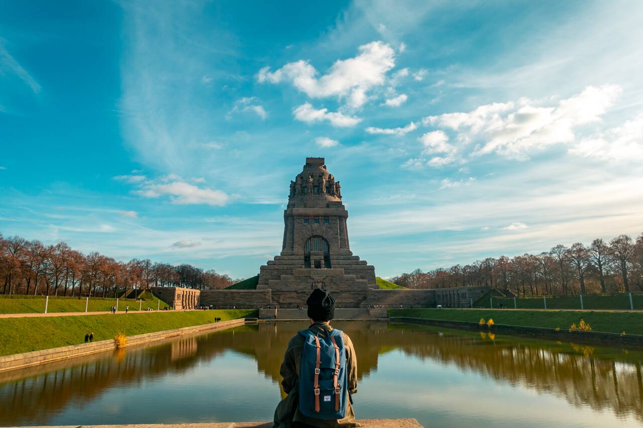 Me sitting at Vรถlkerschlachtdenkmal in Leipzig
