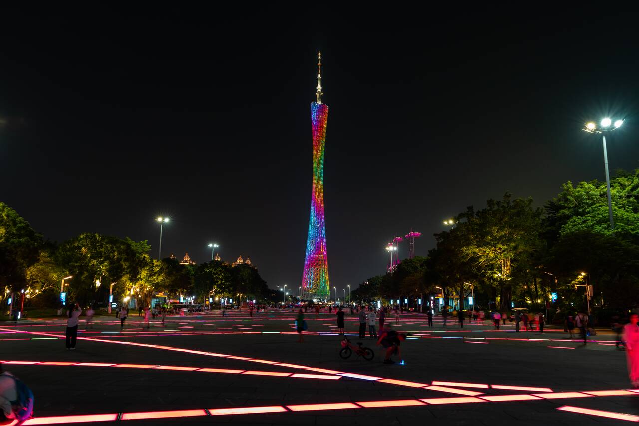 Light at Flower City Square synchronize with Canton Tower