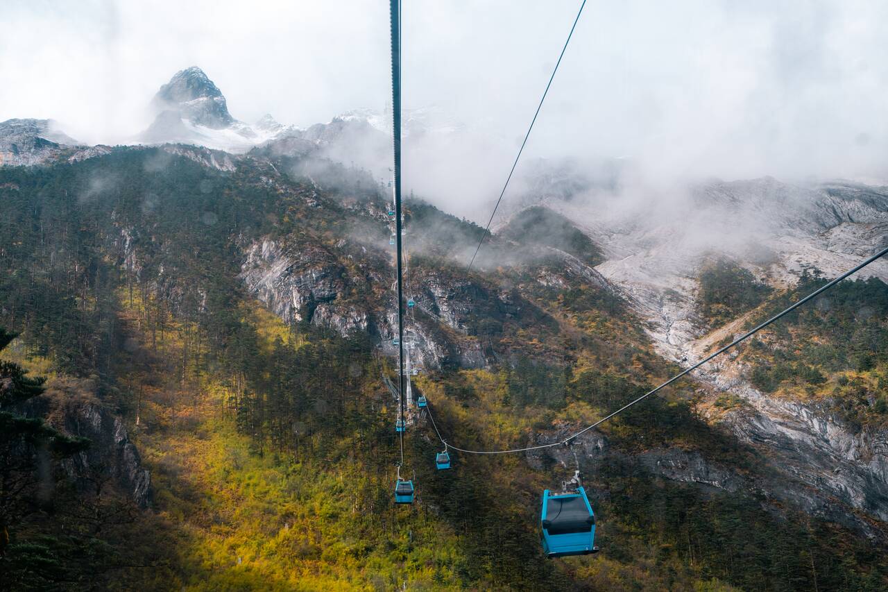 The view from the cable car at Yulong Snow Mountain