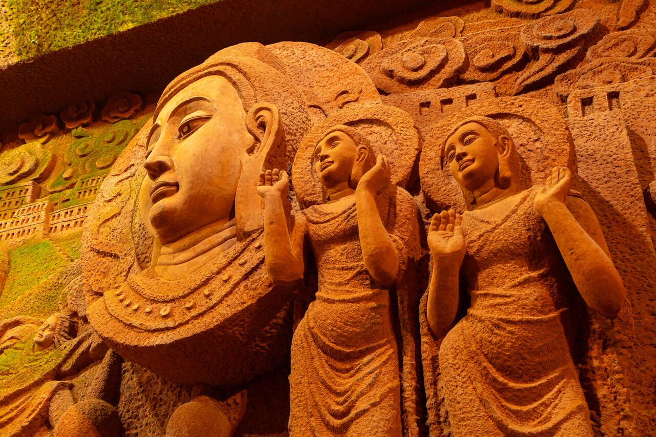 More sculptures in a cave in Leshan