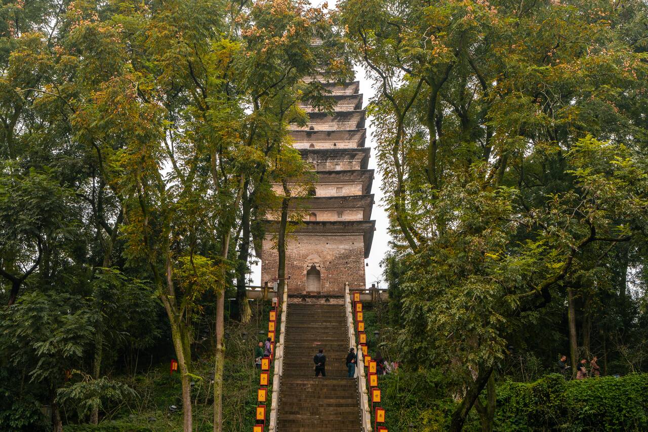 Lingbao Pagoda in Leshan