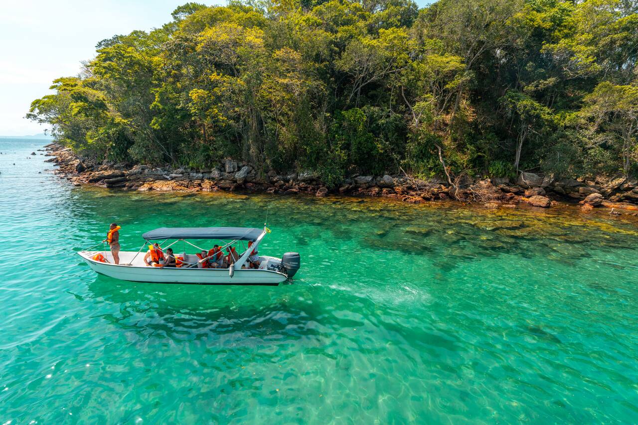 clear Turqoise water of Ilha Grande