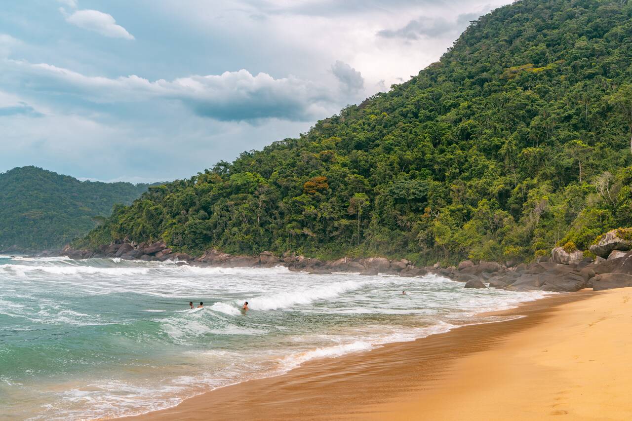 Rough ocean in paraty