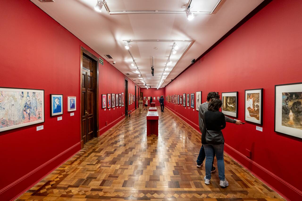 People at Amano's exhibition in of Brazil Cultural Center