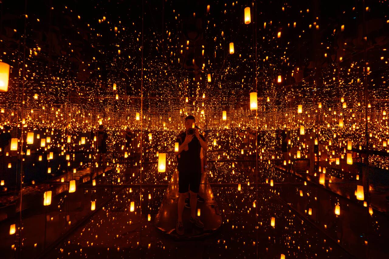 Me inside a light art installation in Inhotim