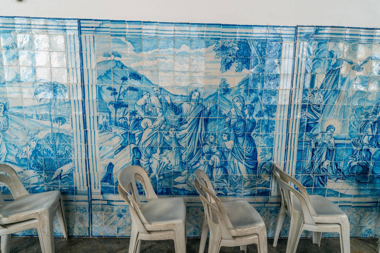The blue mural on tiles at Bonfim Church