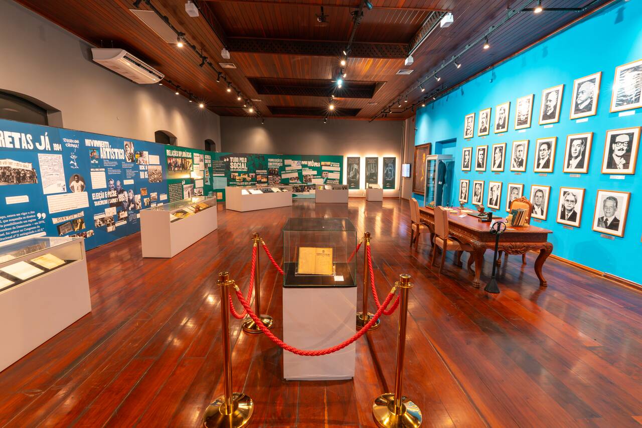 Politic exhibition at Convent of Mercês