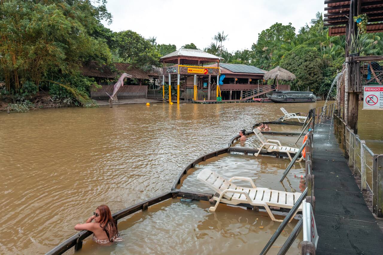 Seating/swimming areas at Restaurante Chalé da Ilha in Ilha do Combu