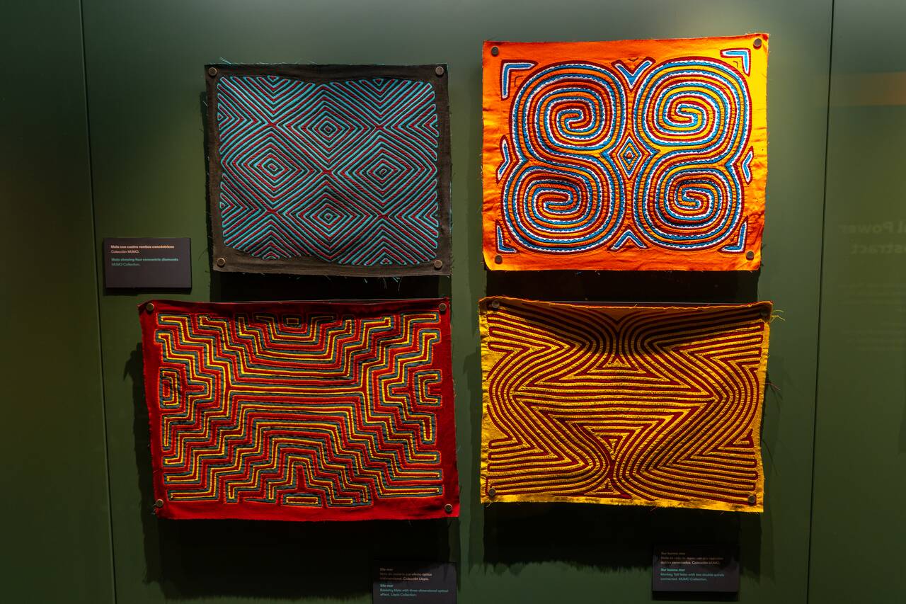 Textiles at Mola Museum