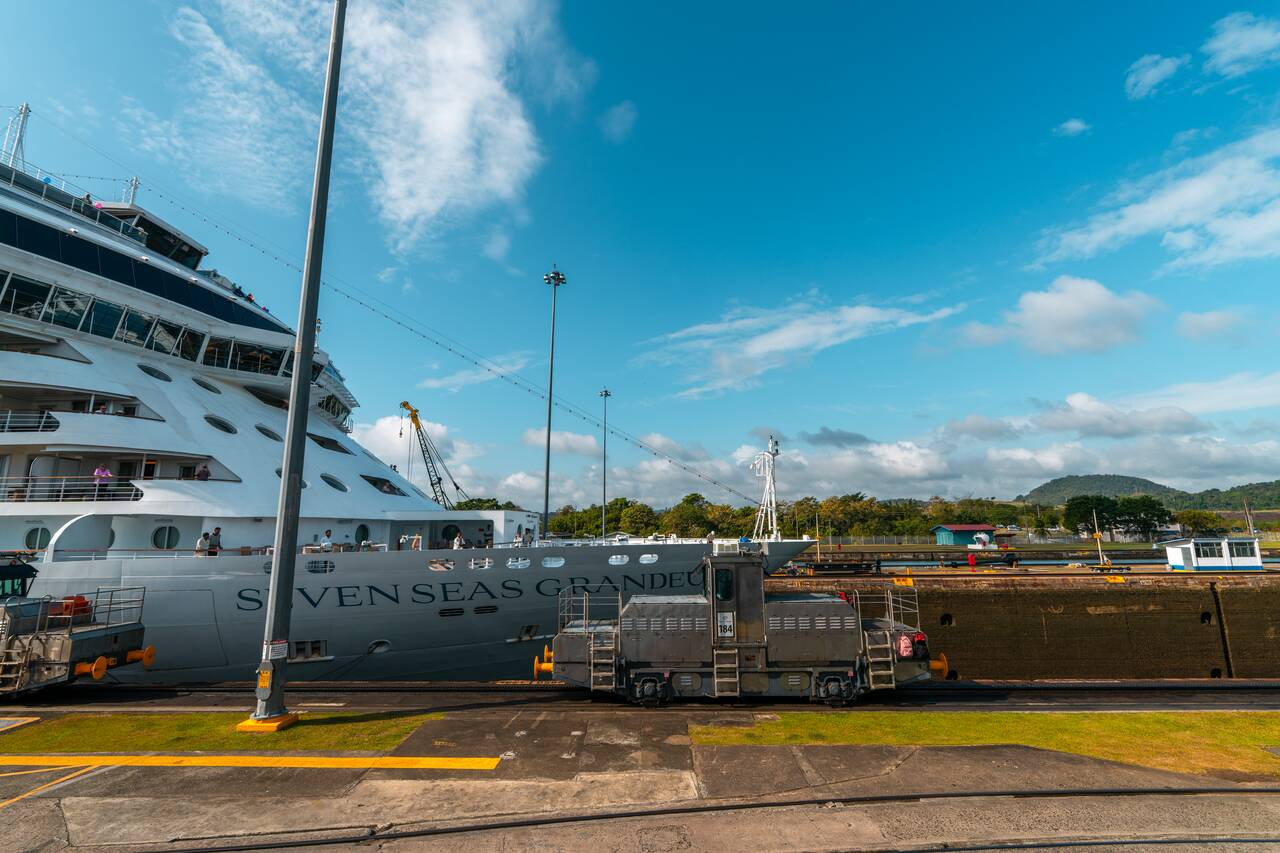 The truck that moves ships across Panama Canal