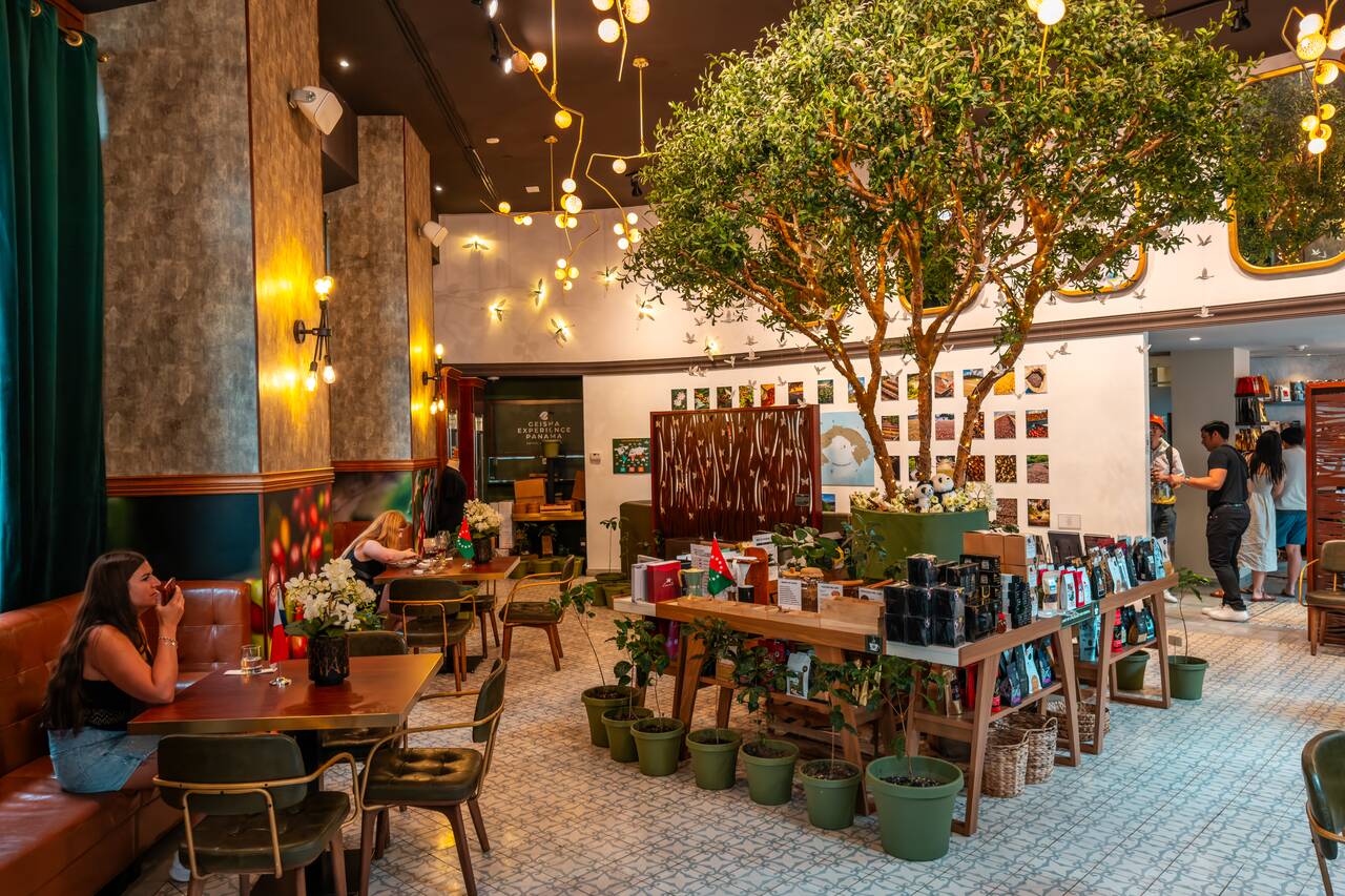 The interior of Geisha Experience in Panama City