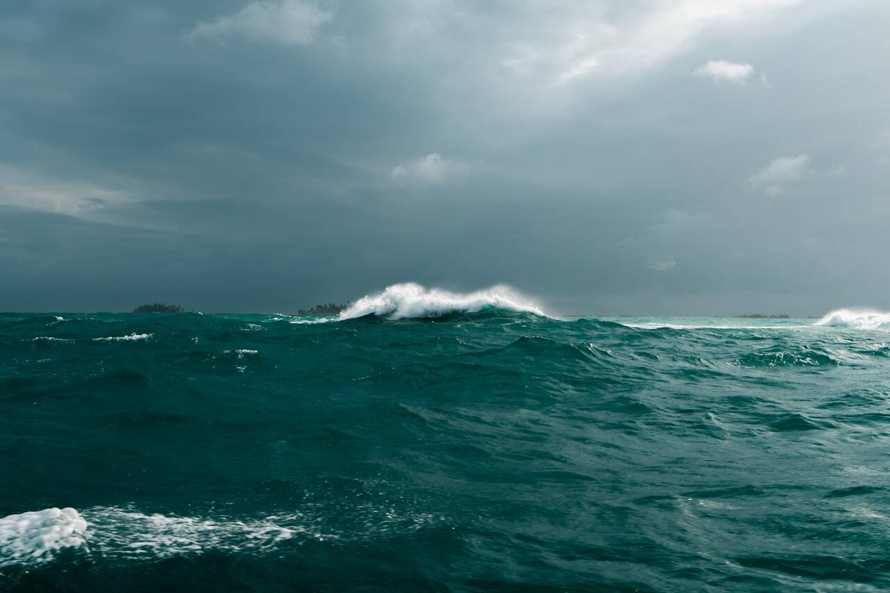 Crazy waves at San Blas Islands